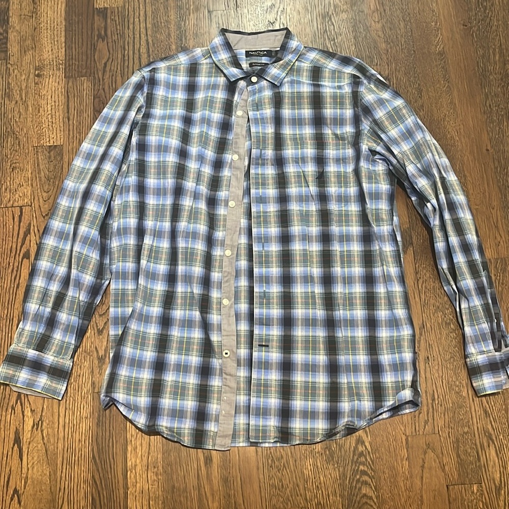 Men’s Nautica button down